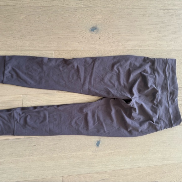 Vuori High-Waisted Leggings - Picture 3 of 4